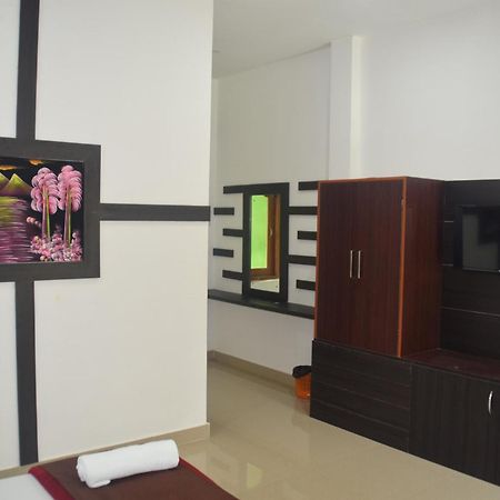 Hotel Exotica Squares Lakshmanpur Экстерьер фото