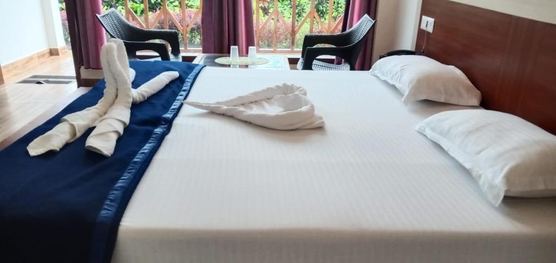 Hotel Exotica Squares Lakshmanpur Экстерьер фото