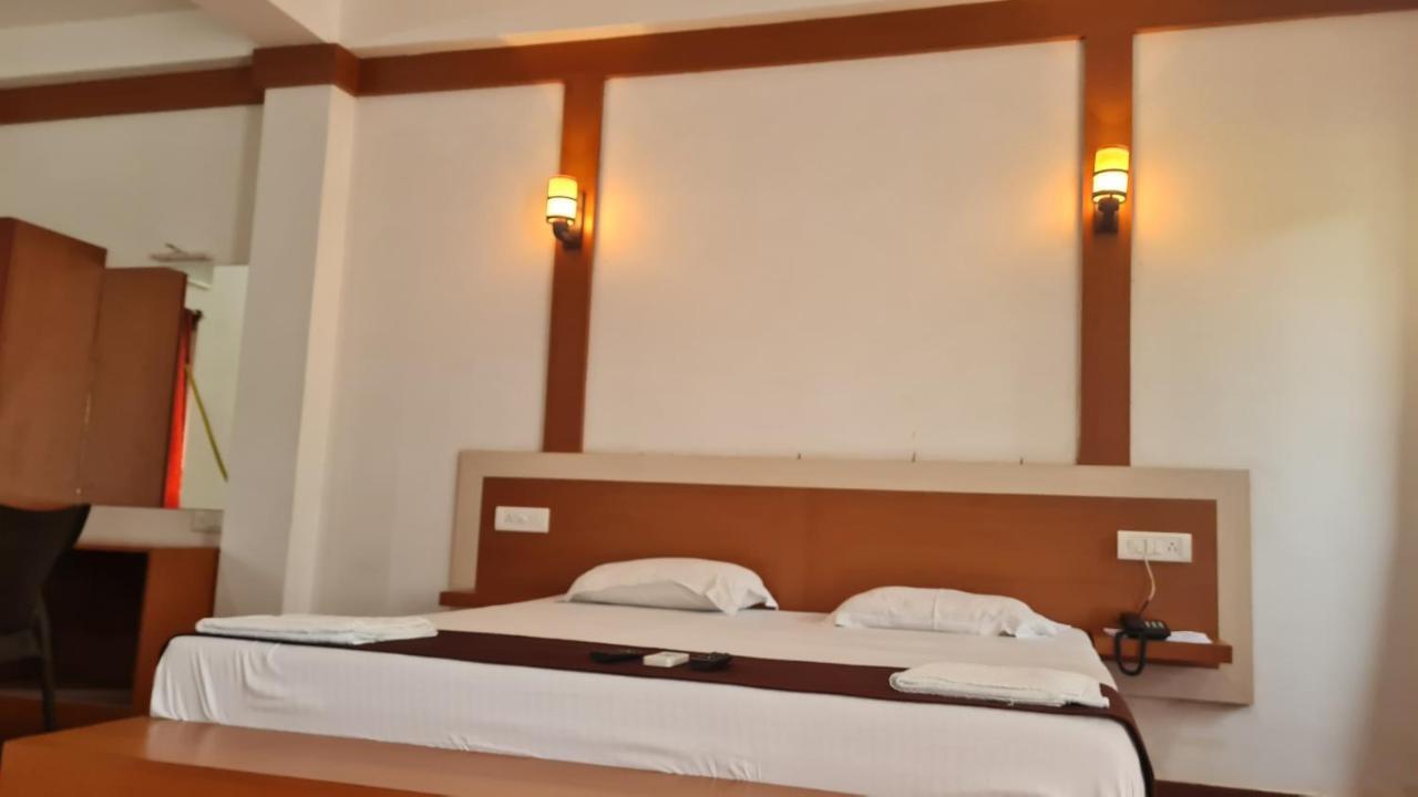 Hotel Exotica Squares Lakshmanpur Экстерьер фото