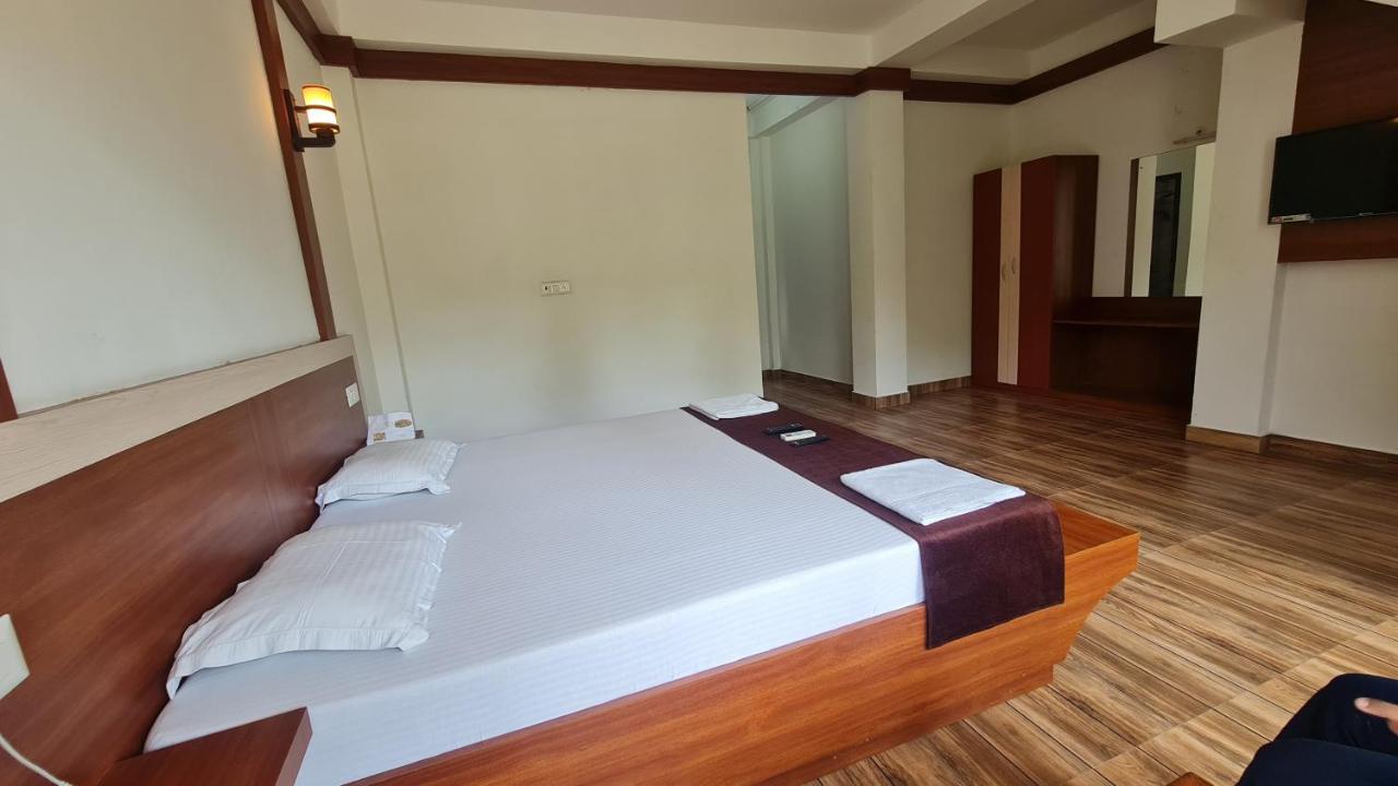 Hotel Exotica Squares Lakshmanpur Экстерьер фото