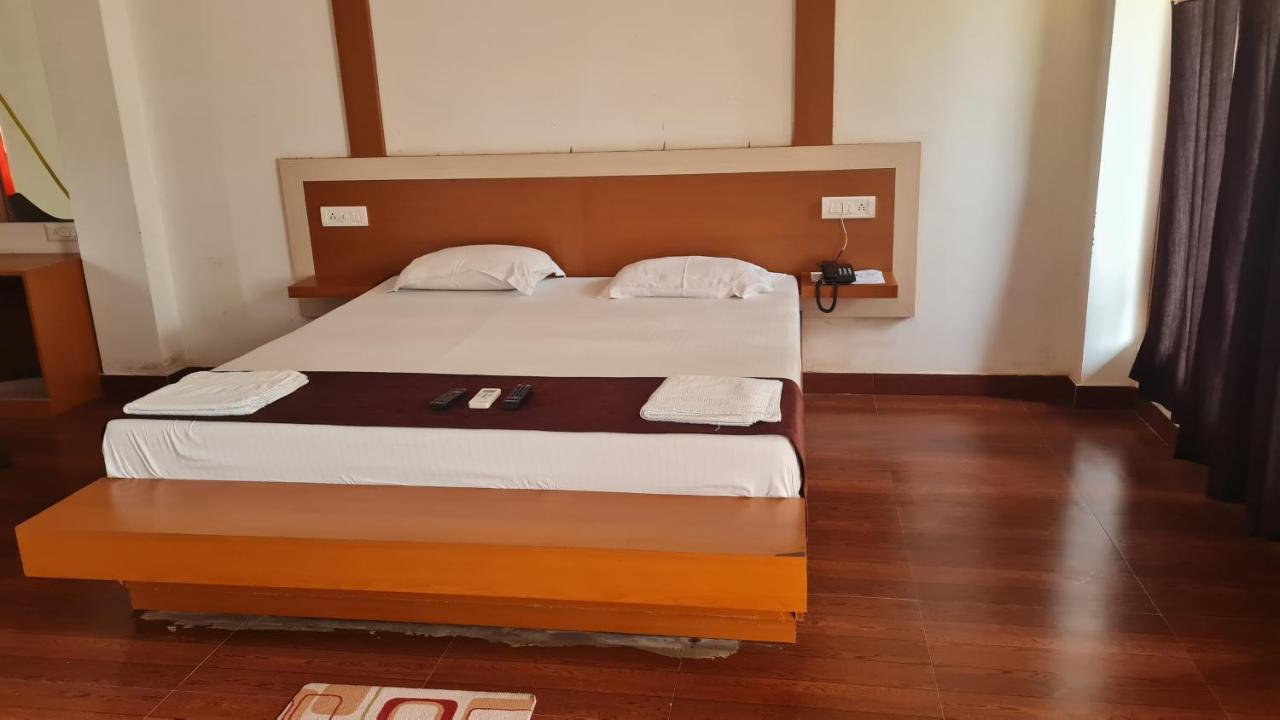 Hotel Exotica Squares Lakshmanpur Экстерьер фото