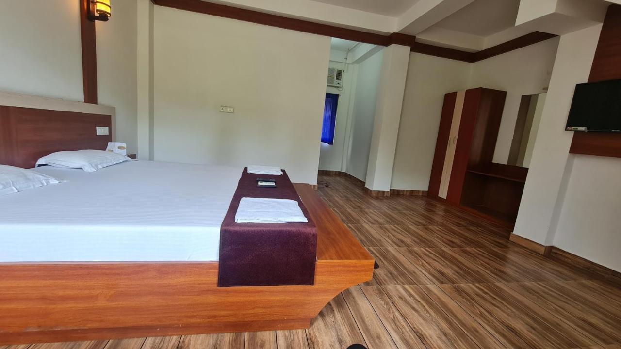 Hotel Exotica Squares Lakshmanpur Экстерьер фото
