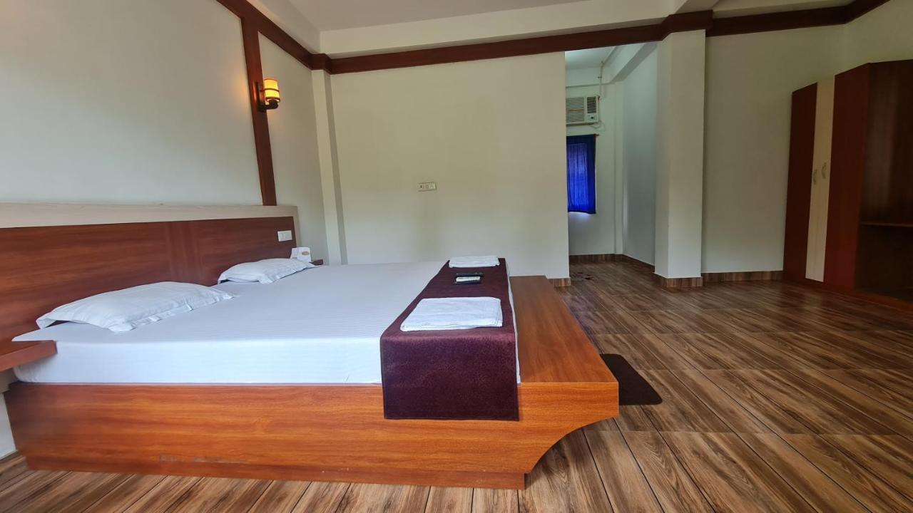 Hotel Exotica Squares Lakshmanpur Экстерьер фото