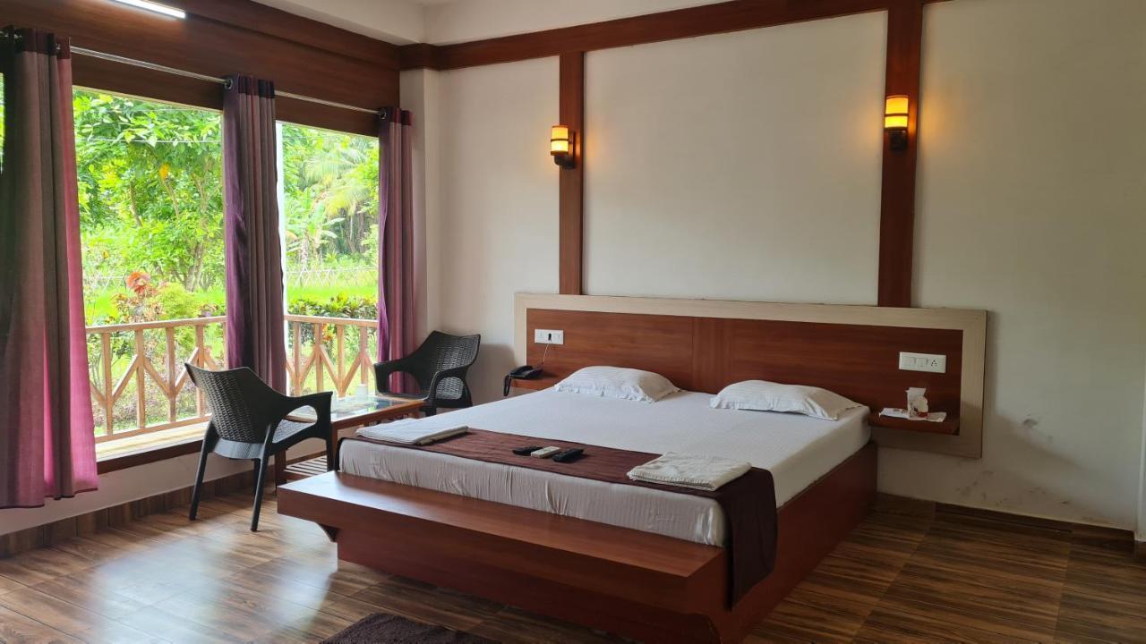 Hotel Exotica Squares Lakshmanpur Экстерьер фото