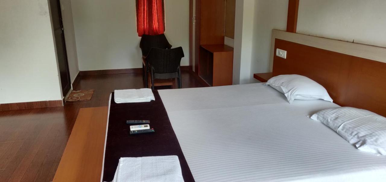 Hotel Exotica Squares Lakshmanpur Экстерьер фото