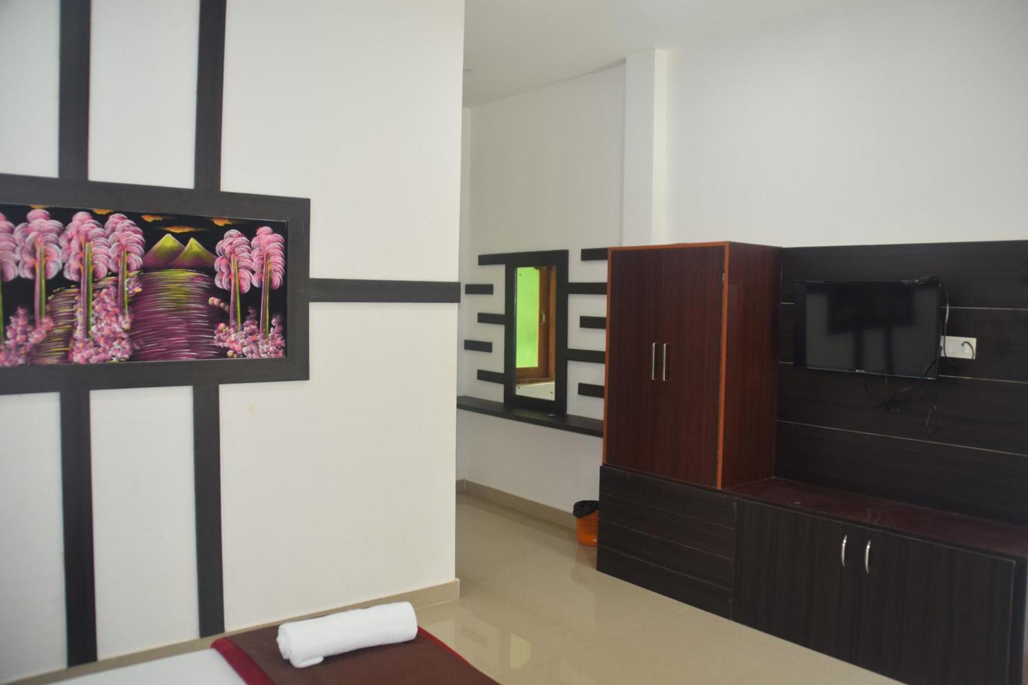 Hotel Exotica Squares Lakshmanpur Экстерьер фото