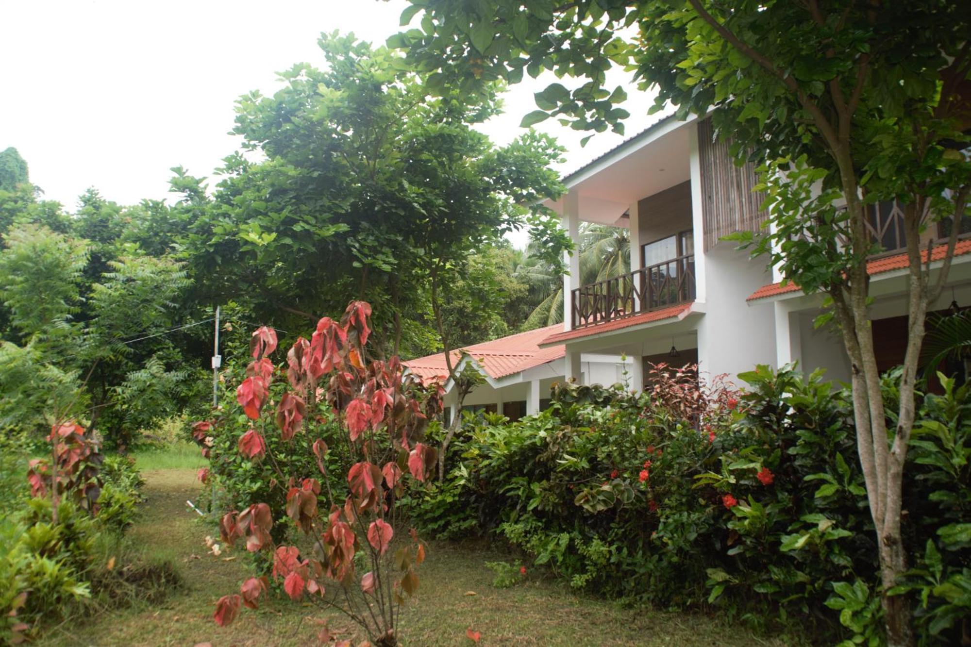 Hotel Exotica Squares Lakshmanpur Экстерьер фото